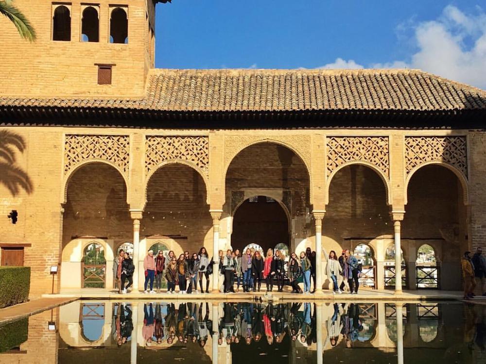 Students at La Alhambra